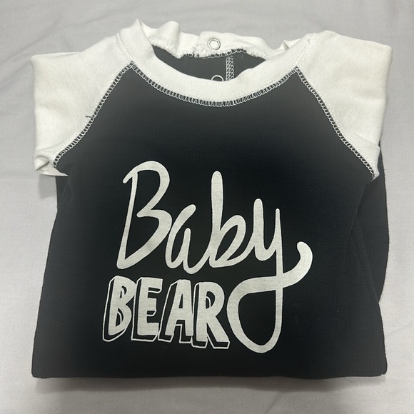 NWOT Black and White Baby Bear Fitted Onesie/sleeper/romler - Picture 5 of 5